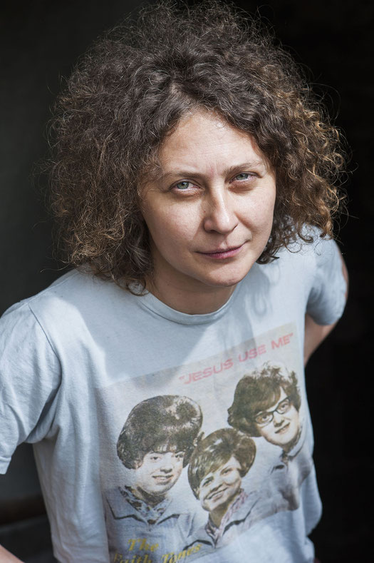 Nicoleta Esinencu scheut sich nicht anzuecken. In ihrer Heimat, der Republik Moldau, stoßen ihre provokanten Texte vor allem auf Ablehnung. Foto: Éric Vazzoler